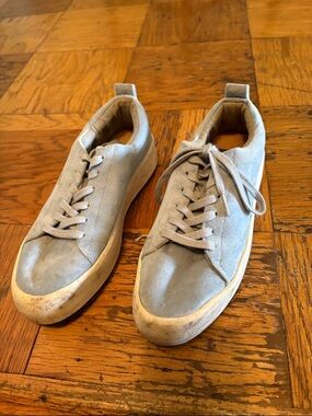 Zara Men's Low-Top Suede Sneakers in Light Gray
